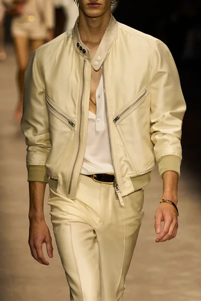 Look 57